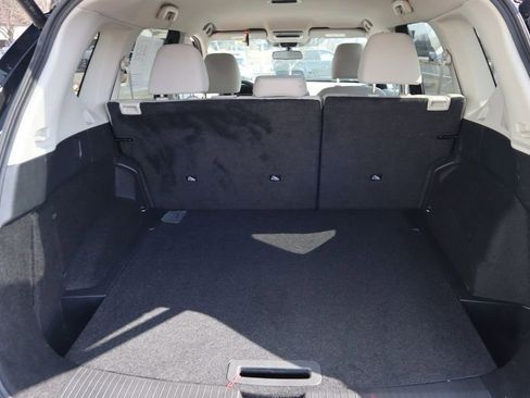 Certified 2025 Nissan Rogue SV image 32