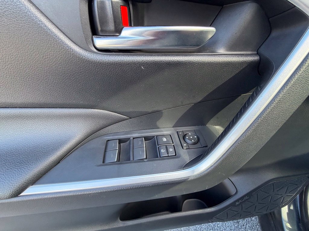 Used 2023 Toyota RAV4 SE w/ Weather & Moonroof Package AWD/4WD image 15