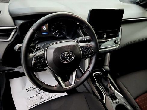 Used 2024 Toyota Corolla Cross AWD Hybrid w/ Moonroof Package image 24