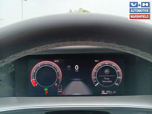 Used 2026 Volkswagen Tiguan SE AWD/4WD image 6