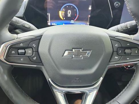 Used 2025 Chevrolet Trax ACTIV w/ Sunroof Package FWD image 16