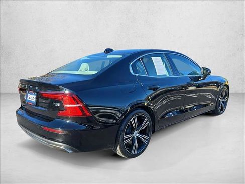 Used 2019 Volvo S60 T5 Inscription image 5