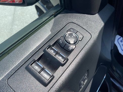 Used 2015 Ford F150 Lariat AWD/4WD image 21