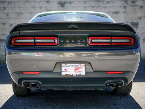 Used 2016 Dodge Challenger SXT image 12