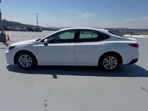 Used 2025 Toyota Camry LE FWD image 6