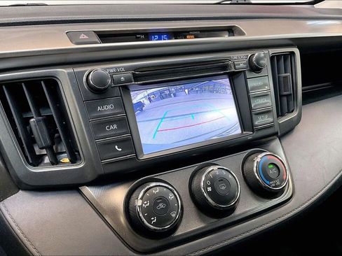 Used 2015 Toyota RAV4 LE image 16