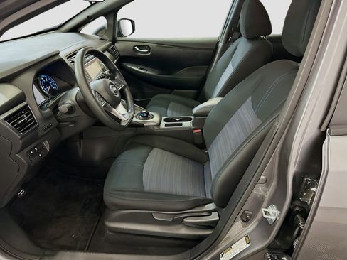 Used 2024 Nissan Leaf S image 13