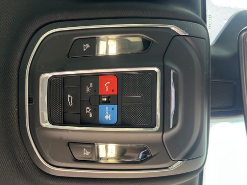 Used 2023 Jeep Grand Cherokee Limited w/ Trailer Tow Prep Group (B) RWD image 36