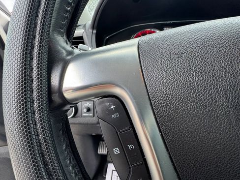 Used 2015 GMC Acadia SLE FWD image 12