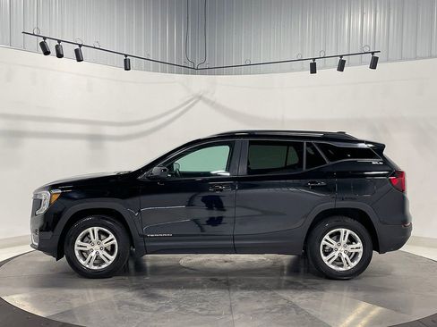 Used 2024 GMC Terrain SLE w/ Driver Convenience Package AWD/4WD image 16