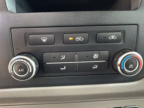 Used 2021 Nissan NV 2500 SV image 31