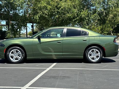 Used 2022 Dodge Charger SXT RWD image 14