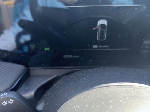 Used 2025 Nissan Kicks SR image 10