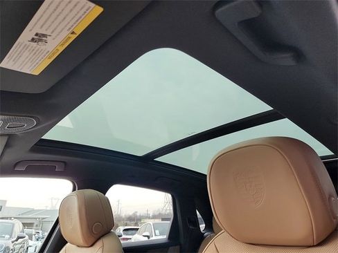 Used 2024 Porsche Cayenne image 17