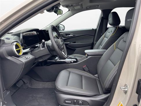 New 2026 Chevrolet Trax ACTIV w/ Sunroof Package image 9