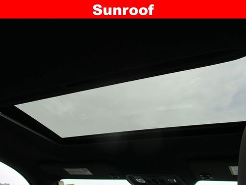 Used 2022 GMC Sierra 3500 SLT w/ SLT Convenience Package AWD/4WD image 19
