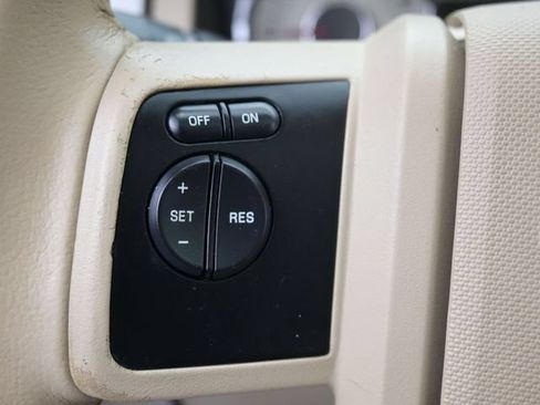 Used 2012 Ford Expedition XLT RWD image 17