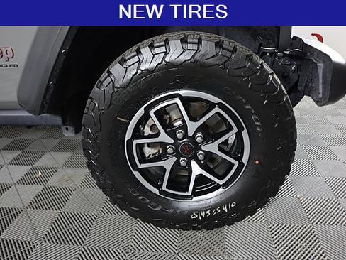 Used 2023 Jeep Wrangler Unlimited Rubicon w/ Cold Weather Group image 14