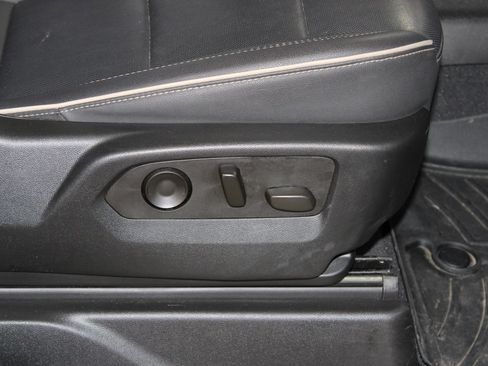 Used 2022 Chevrolet Suburban Premier RWD image 29