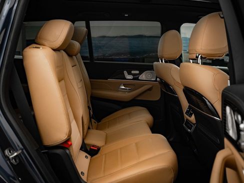 Certified 2024 Mercedes-Benz GLS 580 4MATIC image 38