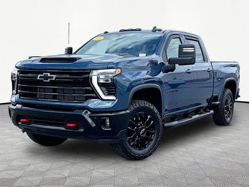 Used 2025 Chevrolet Silverado 2500 LTZ w/ Trail Boss Package image 3