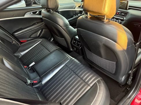 Used 2020 Genesis G70 2.0T image 20