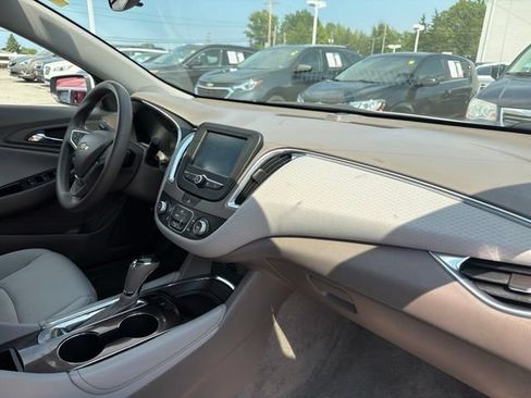 Used 2016 Chevrolet Malibu LT FWD image 20