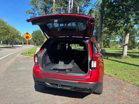Used 2025 Ford Explorer ST-Line w/ Premium Package RWD image 18