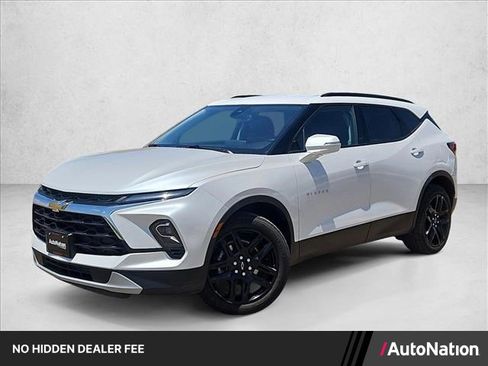 Used 2024 Chevrolet Blazer LT FWD image 1