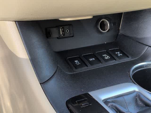 Used 2016 Toyota Highlander XLE AWD/4WD image 34