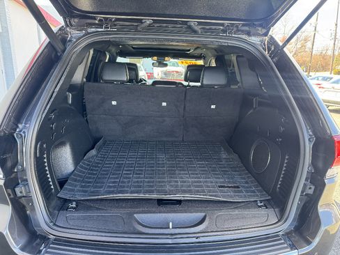 Used 2021 Jeep Grand Cherokee Limited w/ Sun & Sound Group image 12