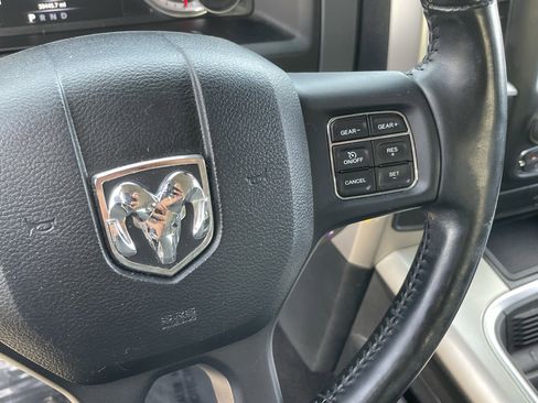 Certified 2020 RAM 1500 Classic SLT w/ Luxury Group image 24