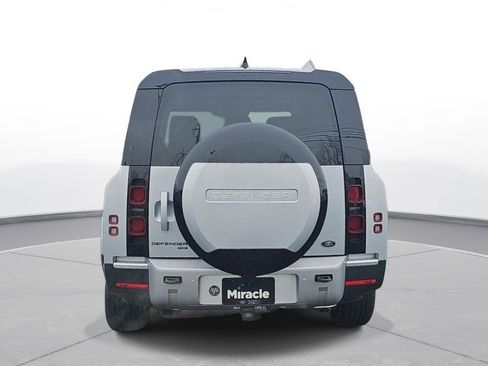 Used 2023 Land Rover Defender 130 SE image 7