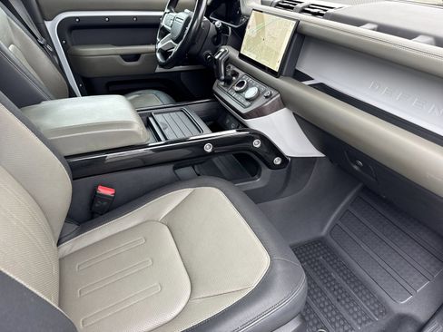 Used 2022 Land Rover Defender 110 X-Dynamic HSE image 15