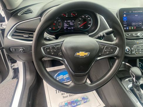 Used 2024 Chevrolet Malibu LT FWD image 15