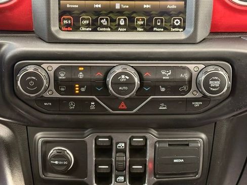 Used 2023 Jeep Gladiator Rubicon w/ Cold Weather Group image 28