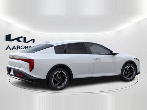 New 2026 Kia K4 EX FWD image 7