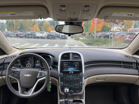 Used 2016 Chevrolet Malibu LT image 10