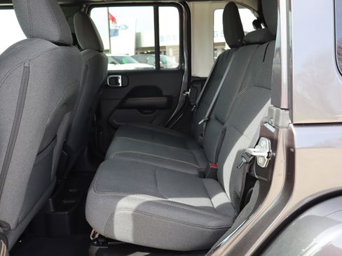 Used 2025 Jeep Wrangler Sahara w/ Safety Group image 10