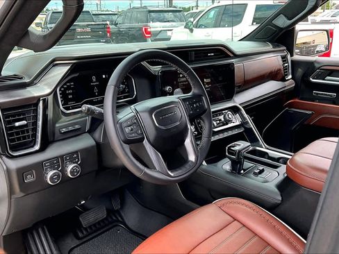 Used 2023 GMC Sierra 1500 Denali Ultimate AWD/4WD image 18