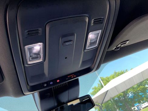 Used 2023 Chevrolet Suburban LS RWD image 27