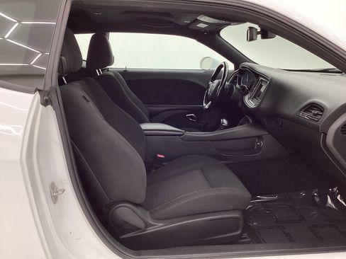 Used 2019 Dodge Challenger SXT RWD image 15