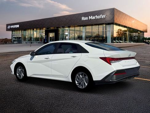 New 2026 Hyundai Elantra Blue image 4