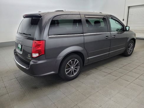 Used 2017 Dodge Grand Caravan SXT FWD image 10