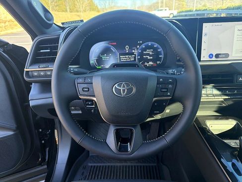 Certified 2025 Toyota Crown Signia w/ Advanced Technology Package image 13