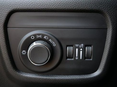 Used 2024 Jeep Grand Cherokee Altitude AWD/4WD image 16
