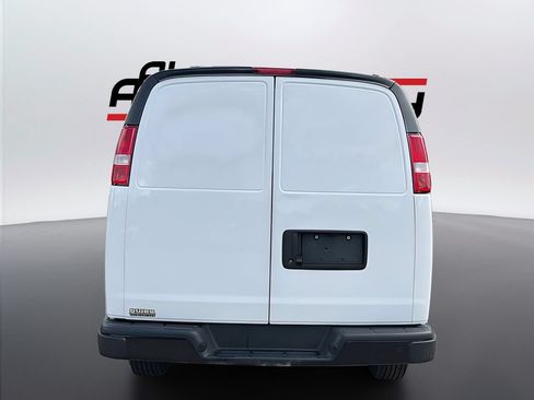 Used 2025 Chevrolet Express 2500 w/ Driver Convenience Package RWD image 6