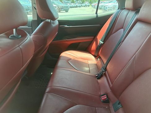 Used 2020 Toyota Camry XSE FWD image 6