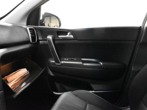 Used 2020 Kia Sportage LX AWD/4WD image 19
