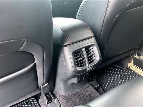 Used 2017 Jeep Cherokee Trailhawk AWD/4WD image 33